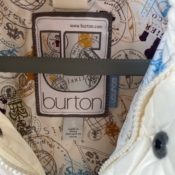 Burton Down Puffer Vest. size small. color off white. New without tags - Picture 2 of 2